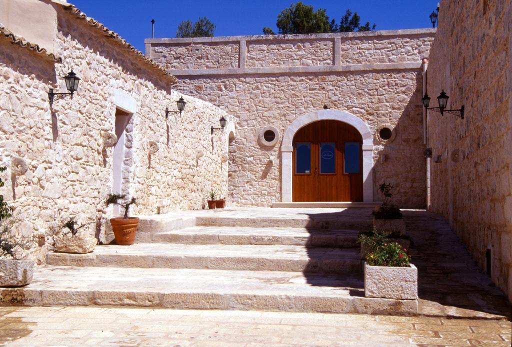 Agriturismo Al Casale Доннафугата Экстерьер фото